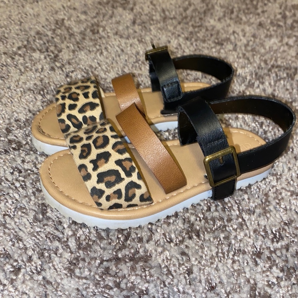 LEOPARD SANDALS